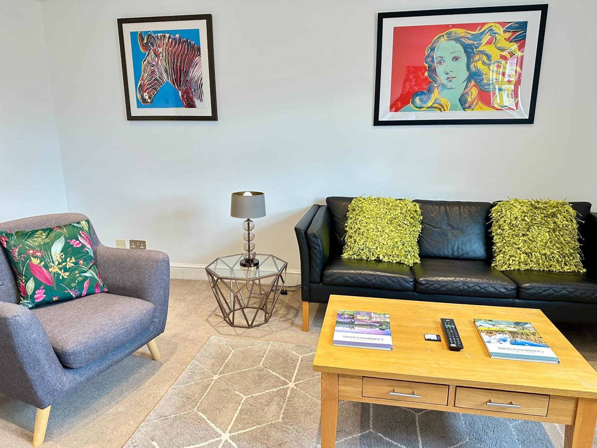 Signet - Coronation House Apartemen